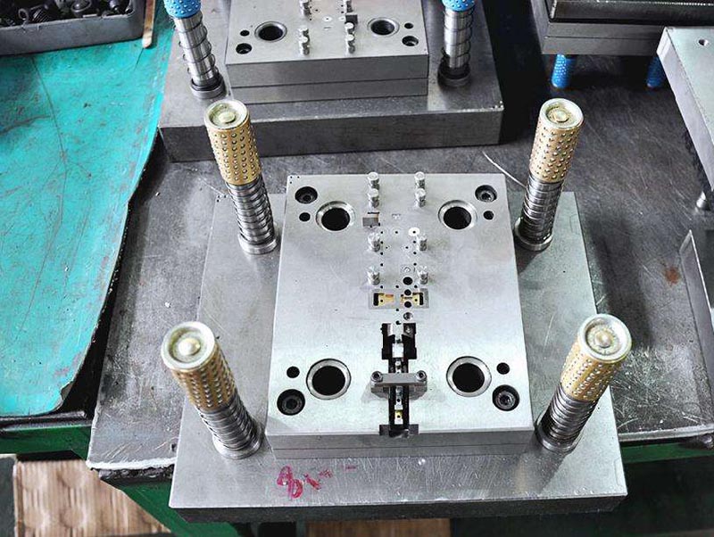 美姑模具制造-01